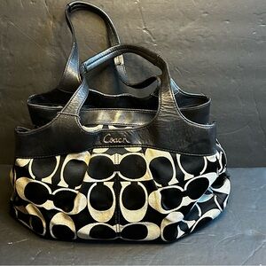 Vtg Coach Lexi Black & Grey Signature Jacquard Leather Purse Handbag EUC F18828.